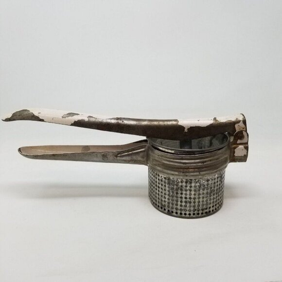 Vintage Metal Potato Ricer Rice Masher Press Strainer White Silver - Picture 4 of 10